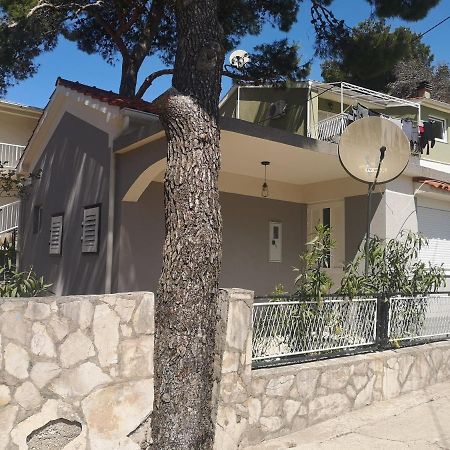 Vila Mala Kuca Ispod Borova Primošten Exteriér fotografie