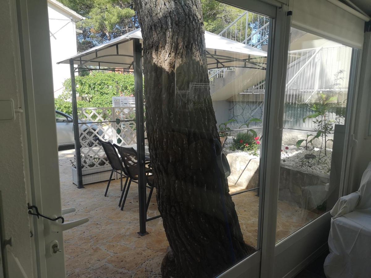 Vila Mala Kuca Ispod Borova Primošten Exteriér fotografie